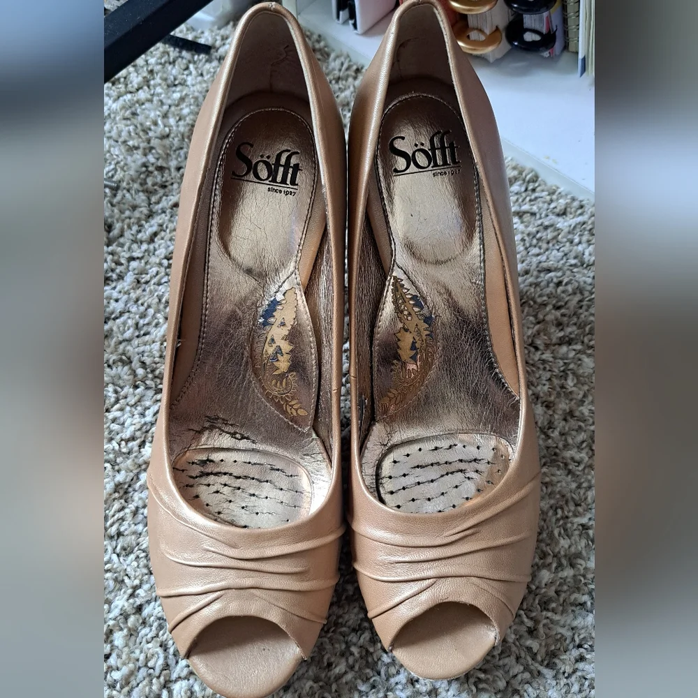 Sofft Tan Leather Peep Toe Pumps Heels Size 10